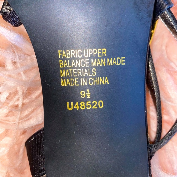 1990s Kenneth Cole Unlisted Women’s Black Strappy Square Kitten Heels Size 9.5 - Picture 5 of 9